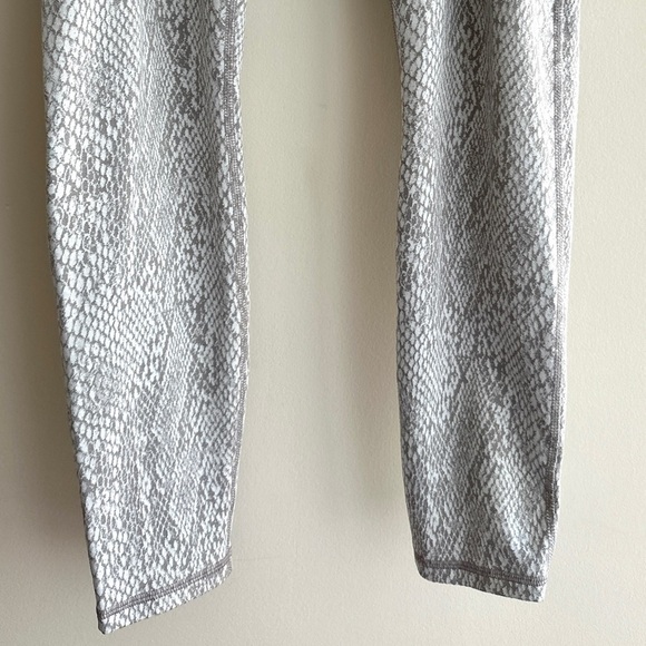All In Motion Women's Snake Print Jacquard Leggings, Size Medium - Picture 7 of 16